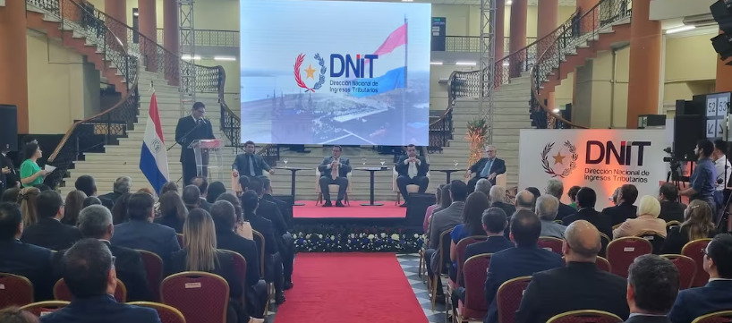 DNIT presenta informe de gestión y reconoce a mayores aportantes al fisco