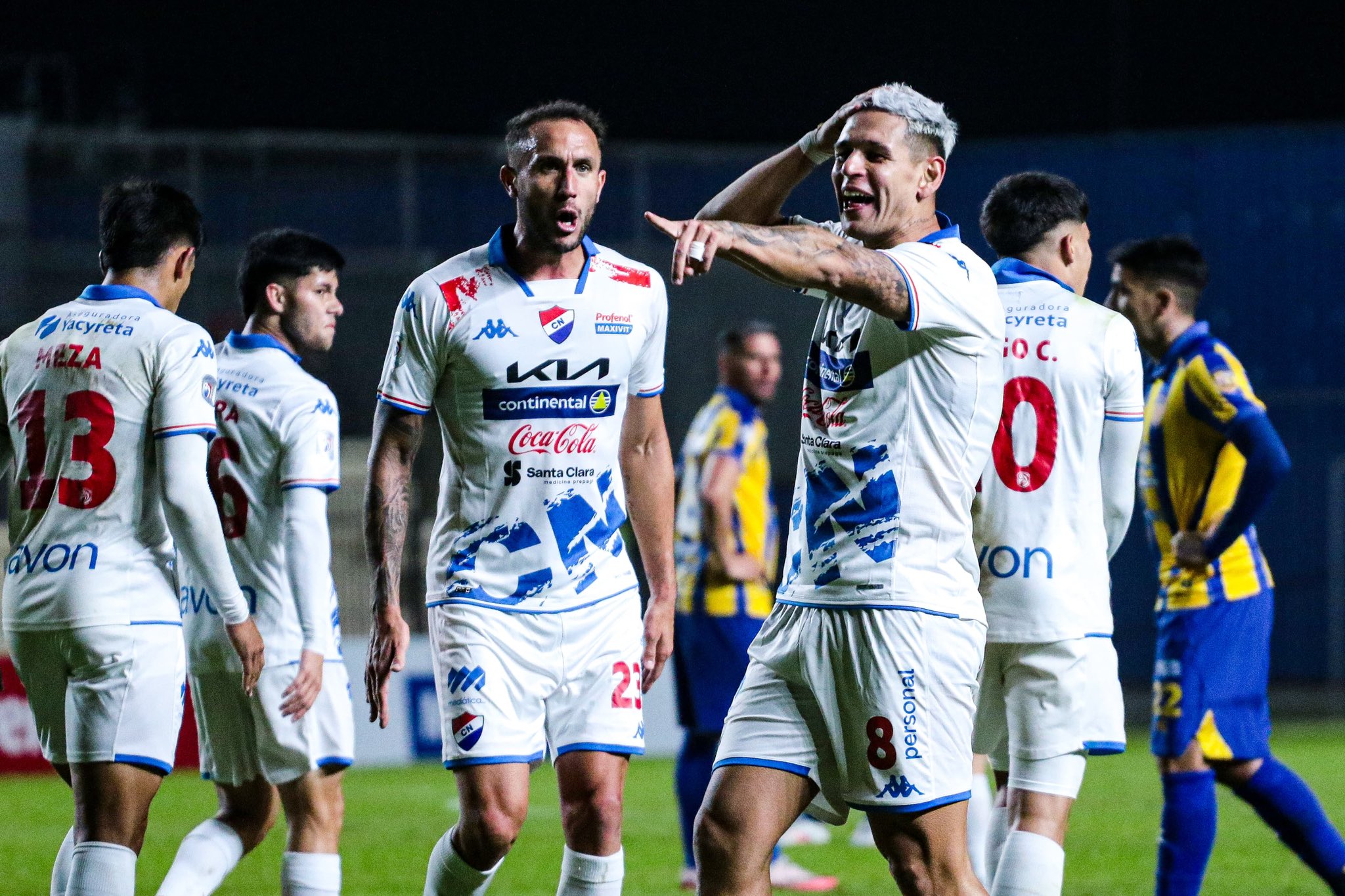 Victoria del “Albo” con un gol polémico