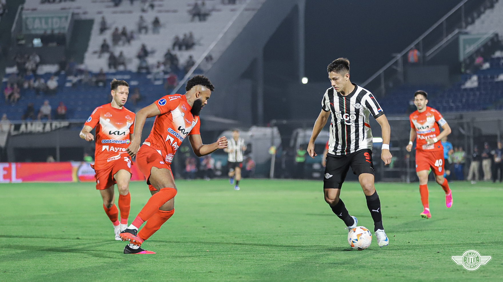 Libertad y Ameliano extienden pase a cuartos