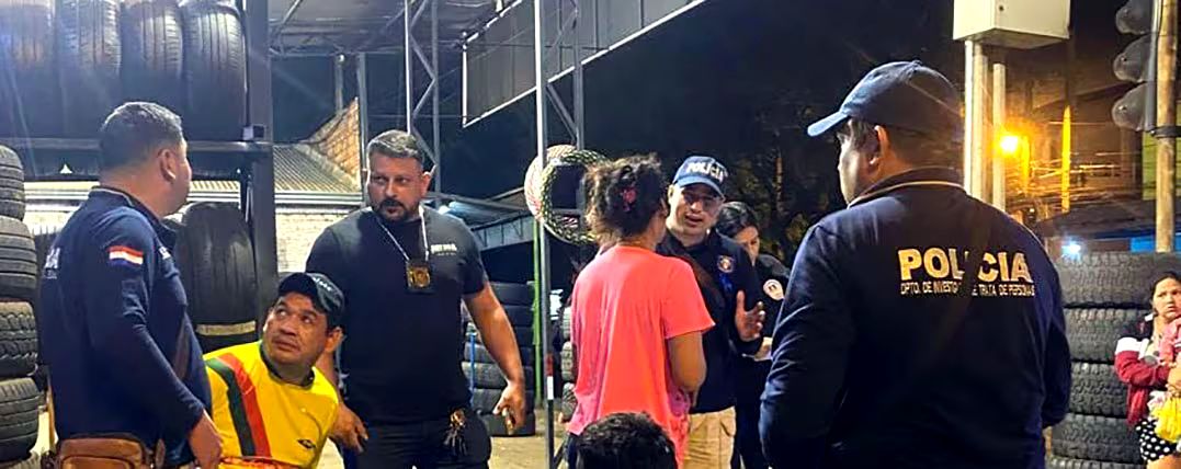 Rescatan a niños que eran usados para ganar dinero