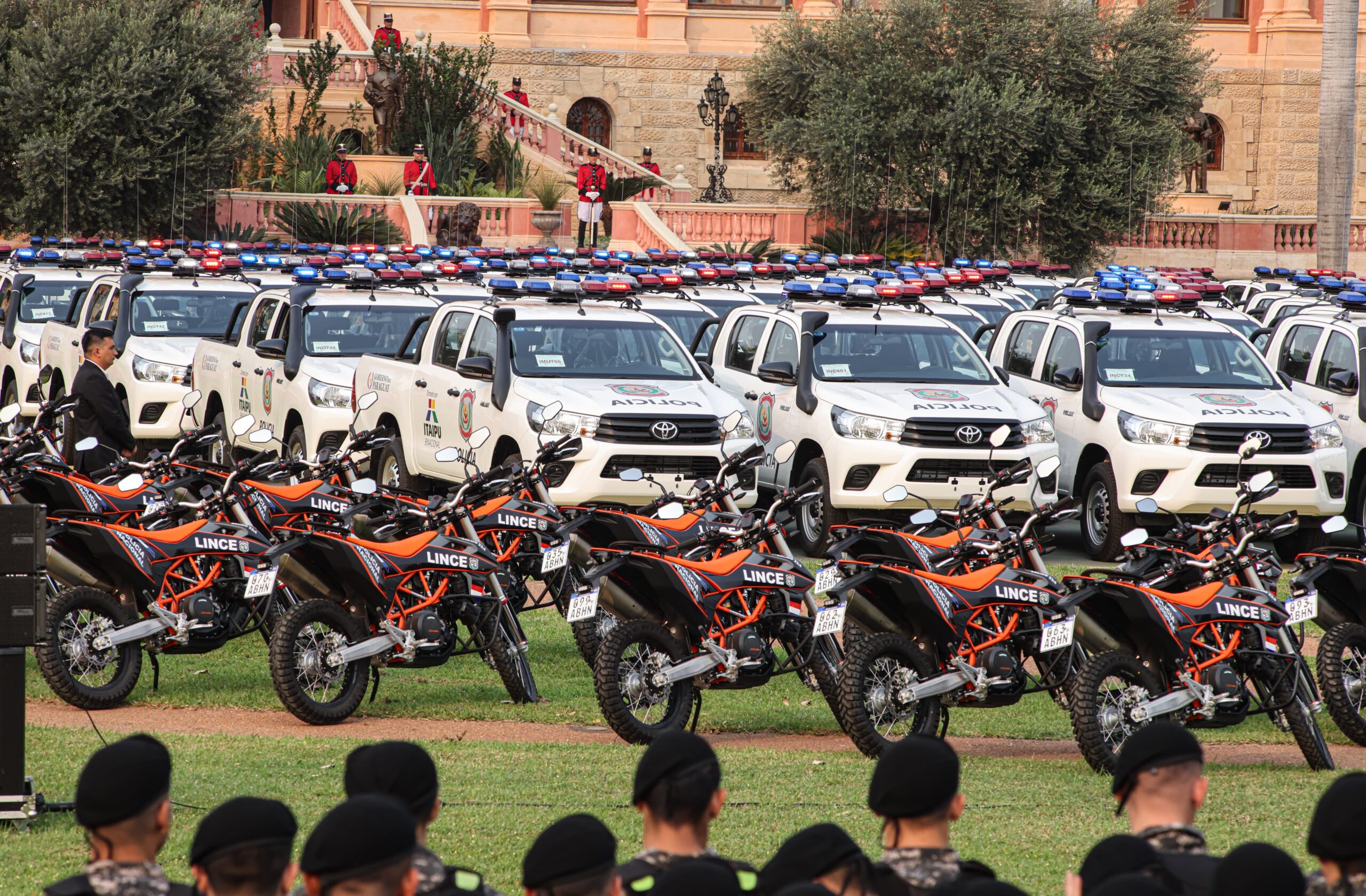 Gobierno refuerza la seguridad con nueva flota para la Policía Nacional