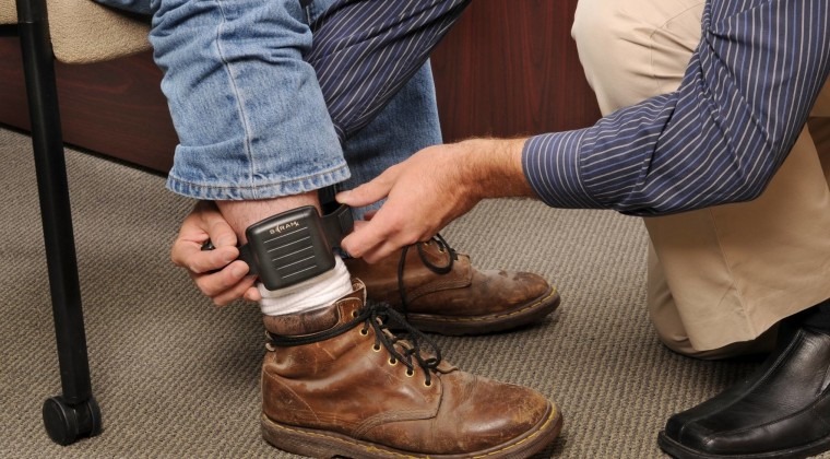 Se postergó la implementación de tobilleras electrónicas