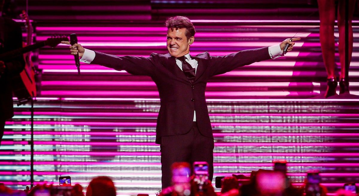 Luis Miguel lagrimeó al ser sorprendido por su fanaticada