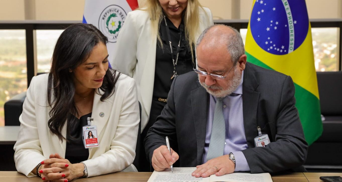 Claudia Centurión asumió como consejera de Itaipú