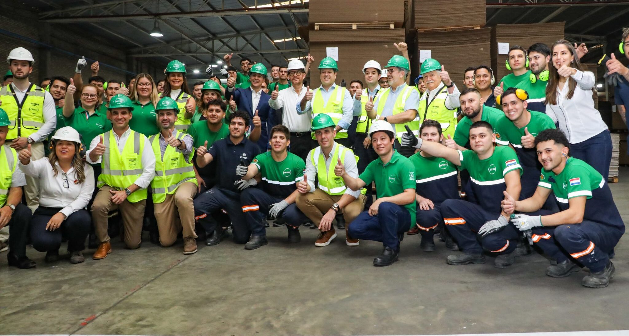 Peña visitó fábrica de cartón corrugado