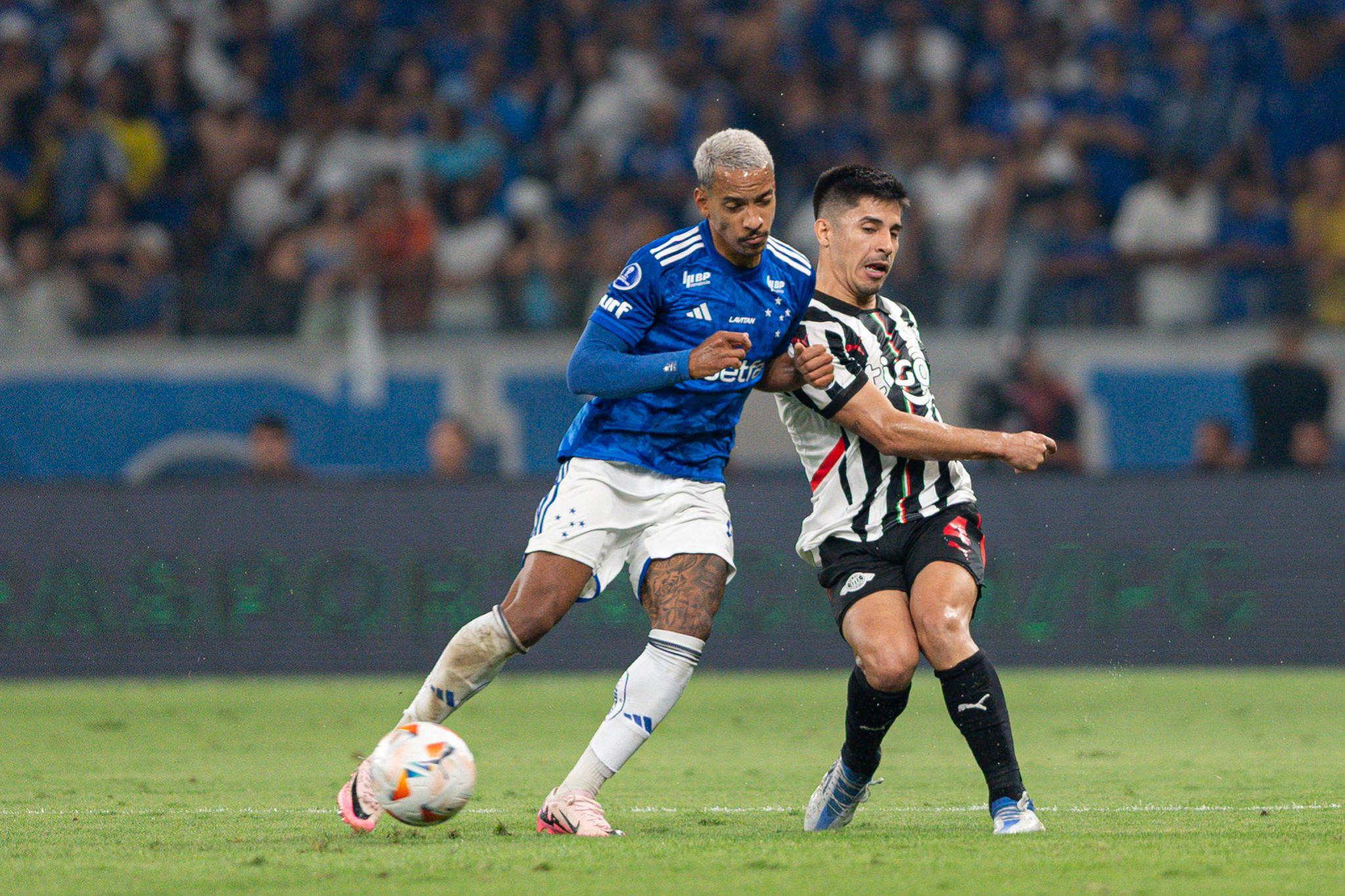 Libertad hizo sufrir a Cruzeiro pero quedó eliminado