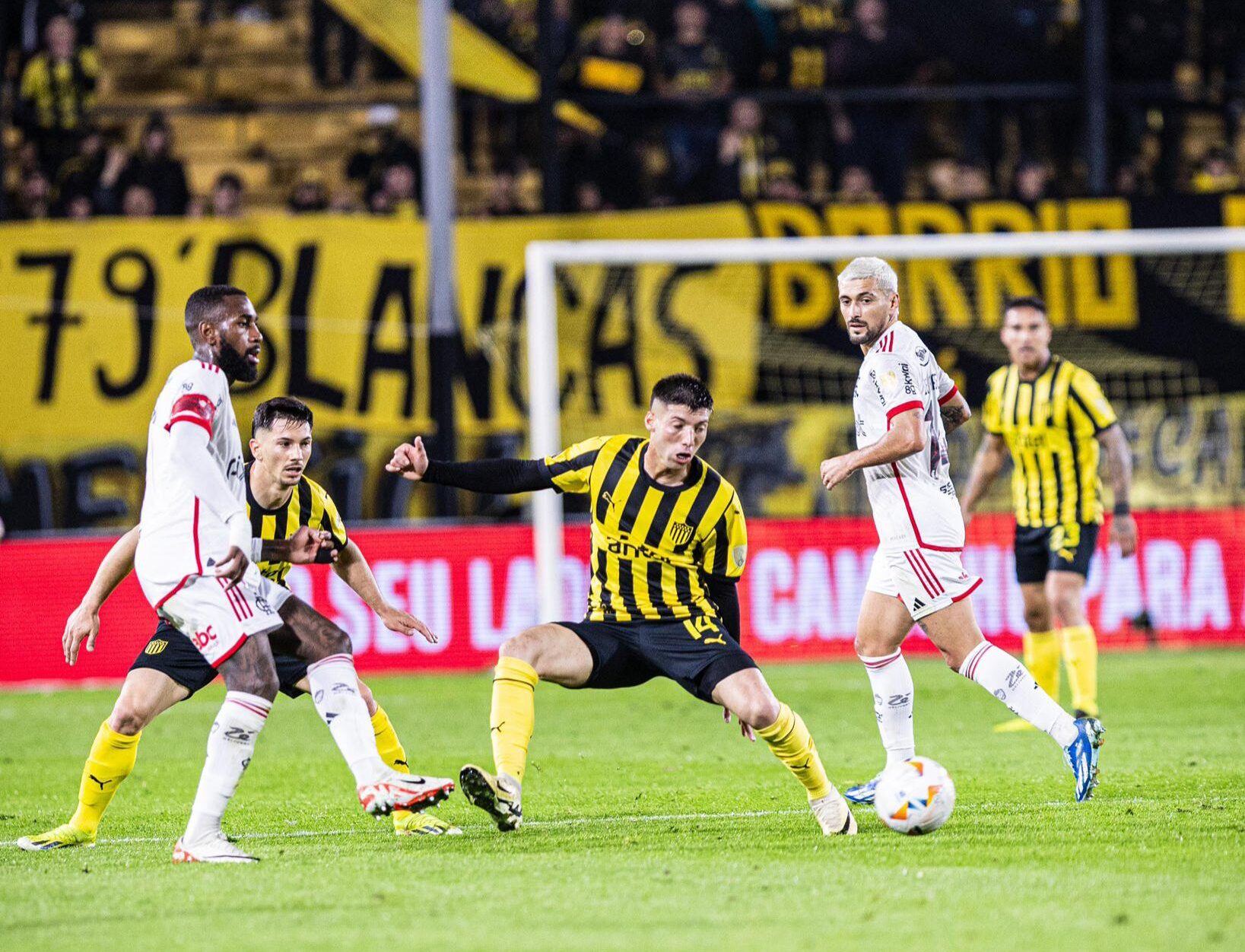 Peñarol a semifinal y Olimpia depende de River Plate