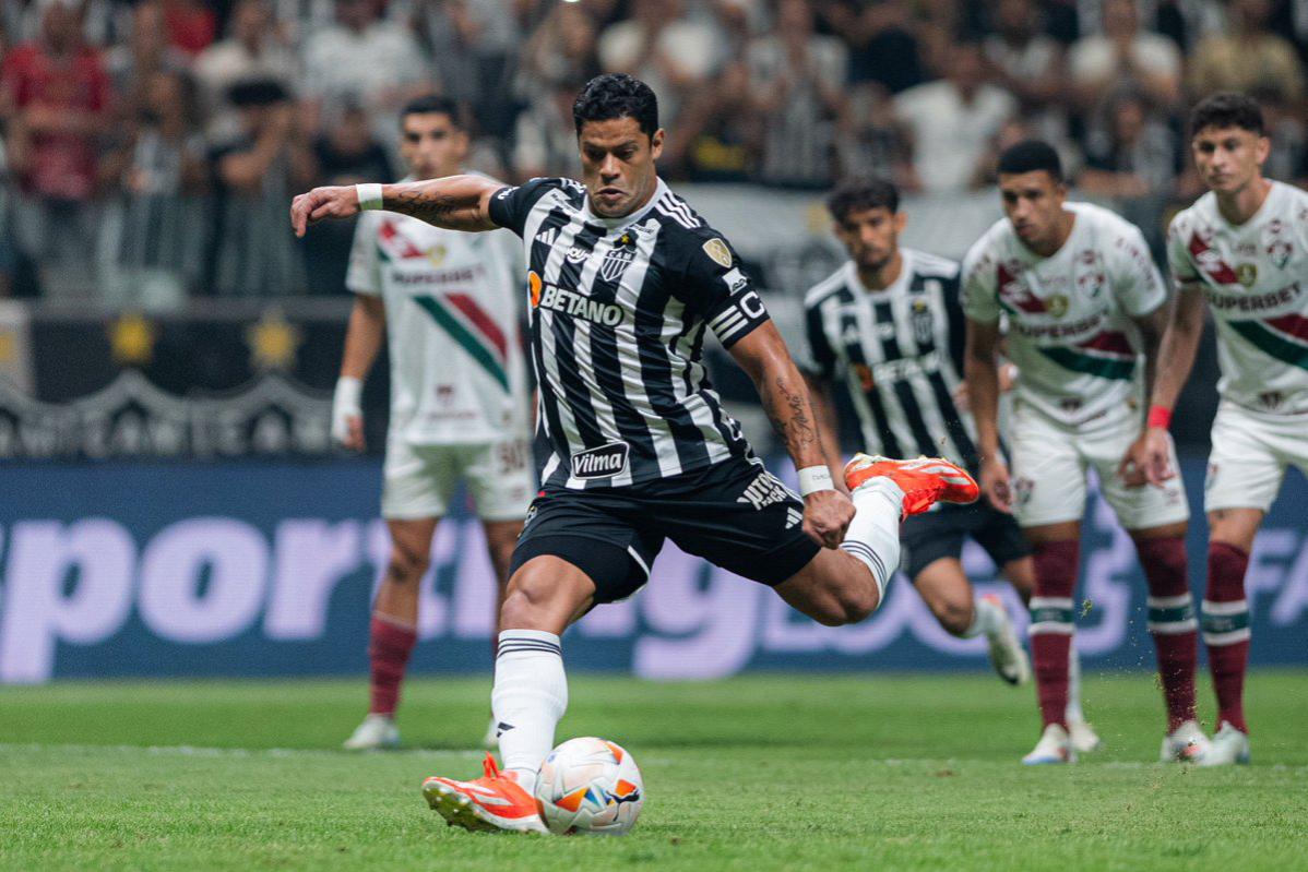 “El Galo” dejó fuera al “Flu” y Olimpia enciende alarma