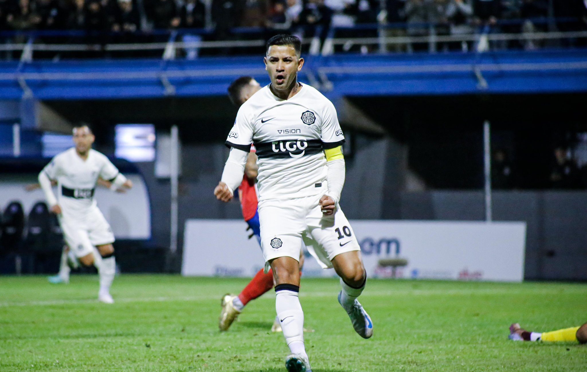 Olimpia superó a un guapo Colegiales por Copa Paraguay