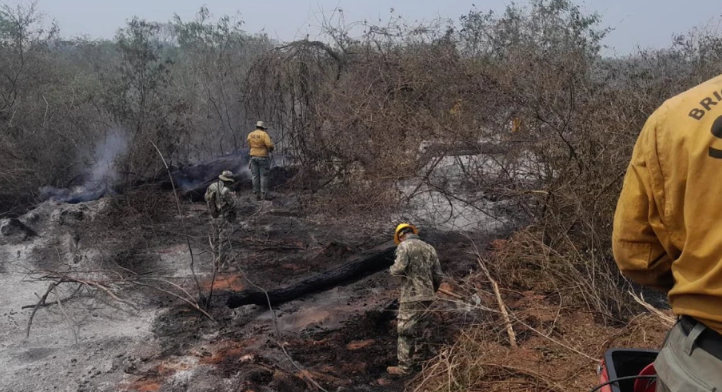 La lluvia no alcanzó al Chaco y se complica la labor de los bomberos