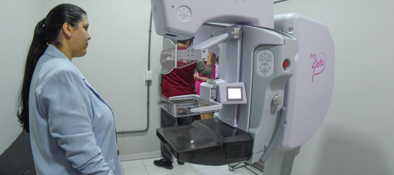 Gobierno incorpora nuevos mamógrafos para fortalecer la salud preventiva de las mujeres