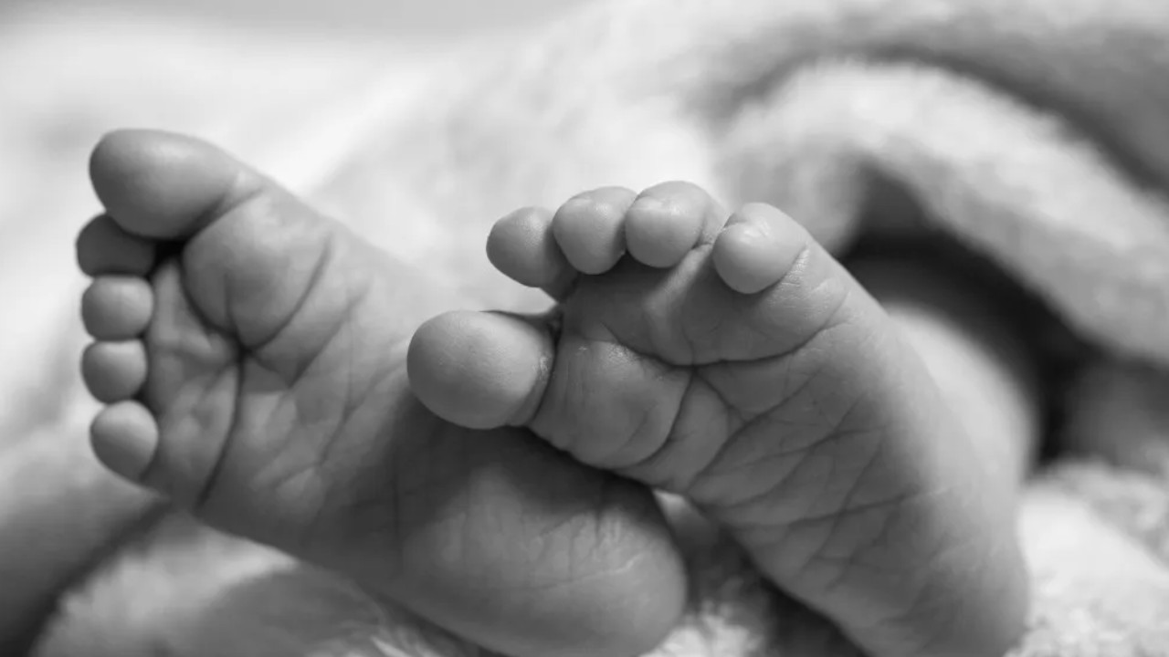 Caacupé: bebé muere tras caer del vehículo de sus padres