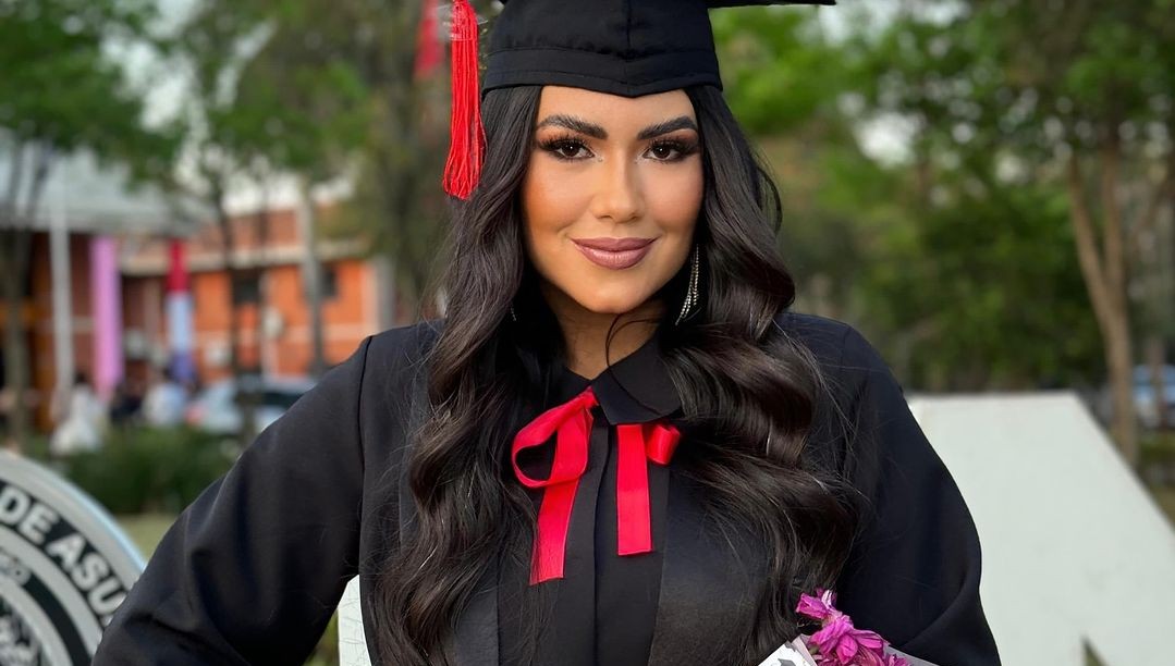 ¡Laurys Dyva ya es abogada!