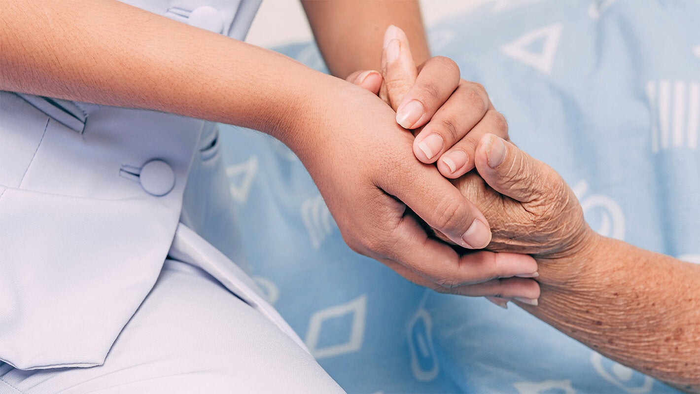 Peña promulga ley sobre cuidados paliativos para enfermos crónicos