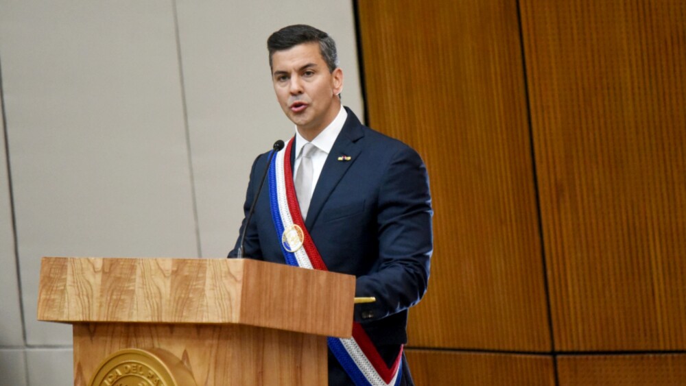 Peña promulga fusión de Dinavisa con INAN