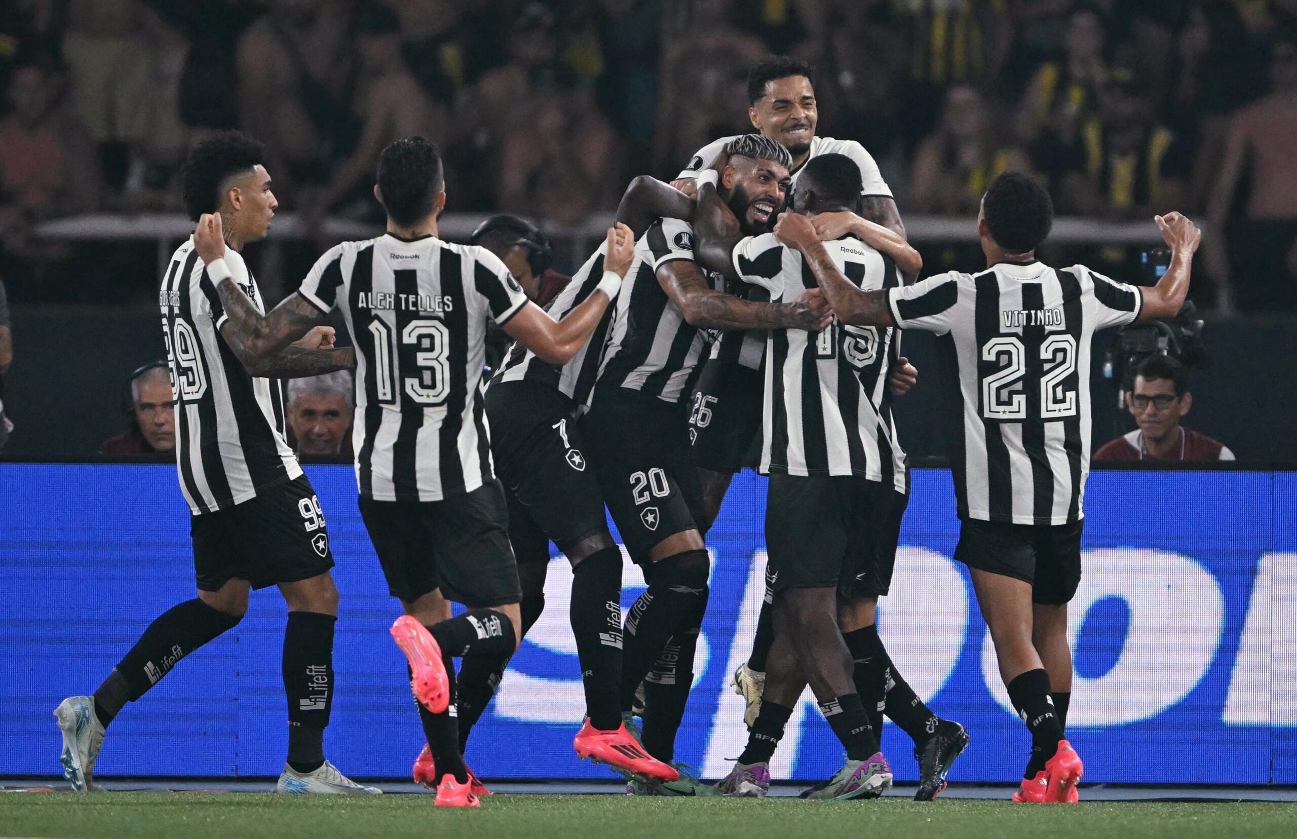 Botafogo derrumbó a Peñarol y está cerca de la final