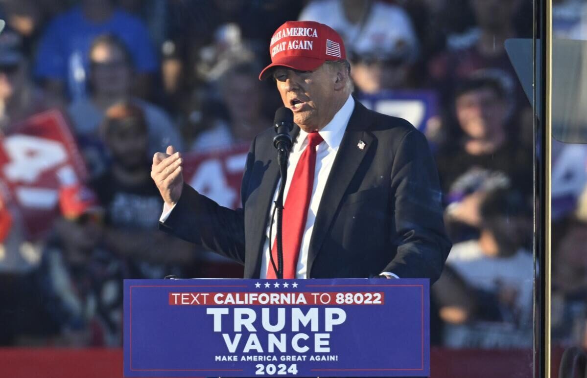 Arrestan a hombre armado cerca de un mitin de Trump