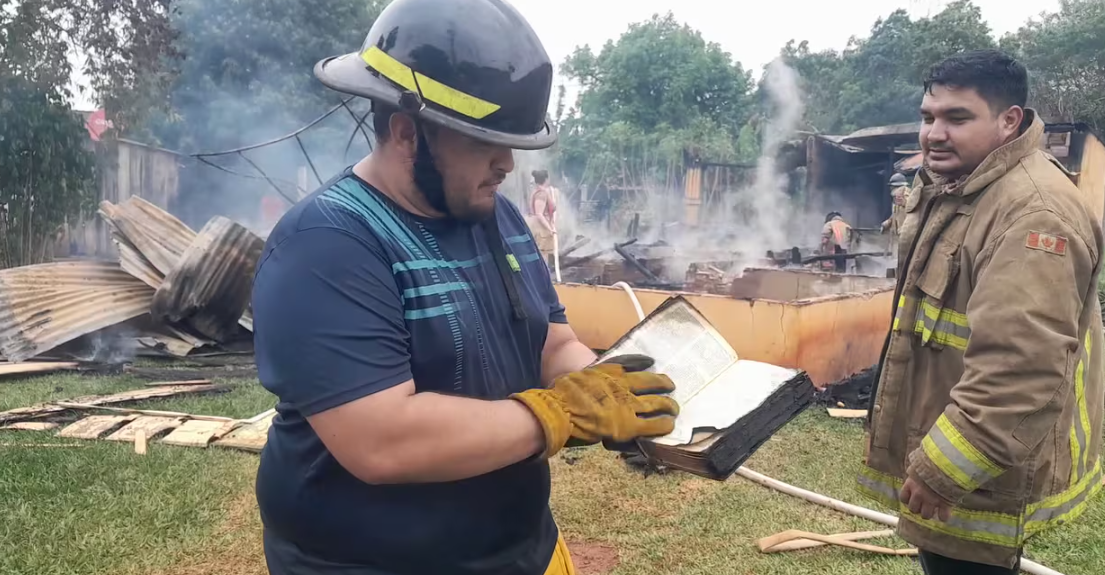 Se salvó solo la Biblia: incendio consumió vivienda en Curuguaty