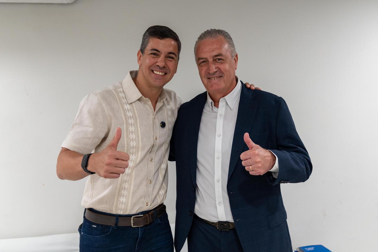 Santiago Peña y Gustavo Alfaro buscan inspirar a educadores