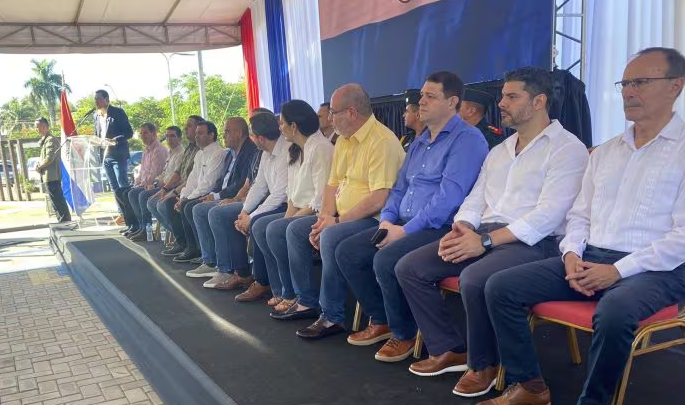 Itaipu y MOPC firman contratos para encarar grandes obras viales