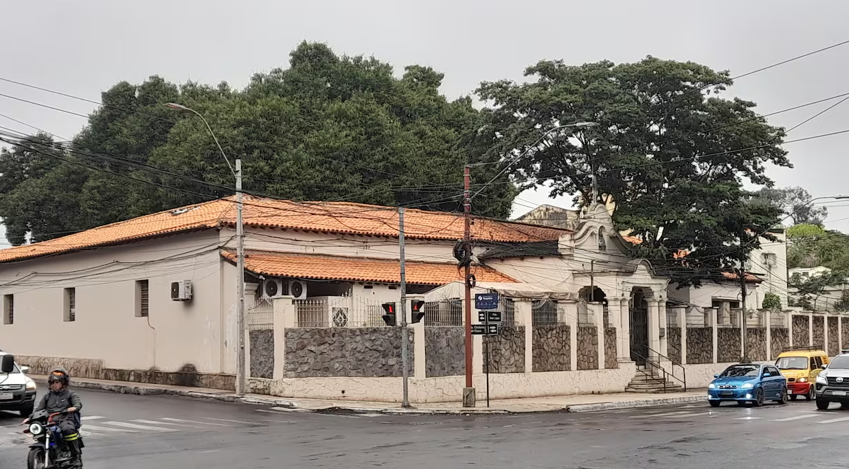 Detienen a hombre al intentar ingresar droga al penal del Buen Pastor