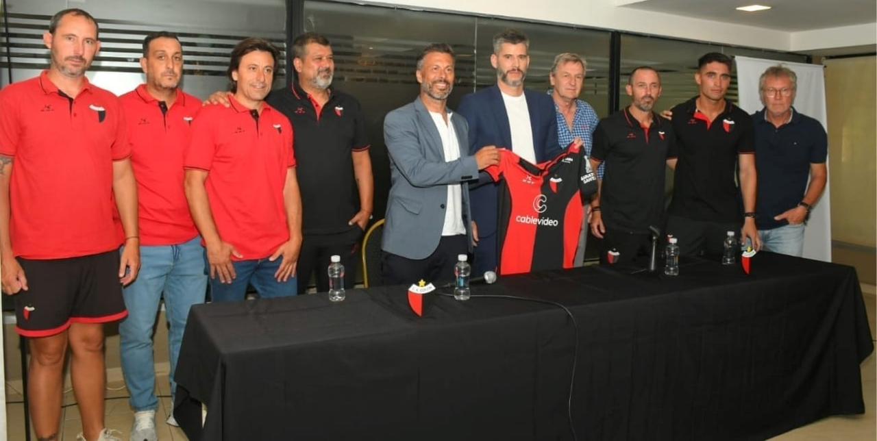 La estrategia de Pata Pereyra en el amistoso entre Colón y Patronato