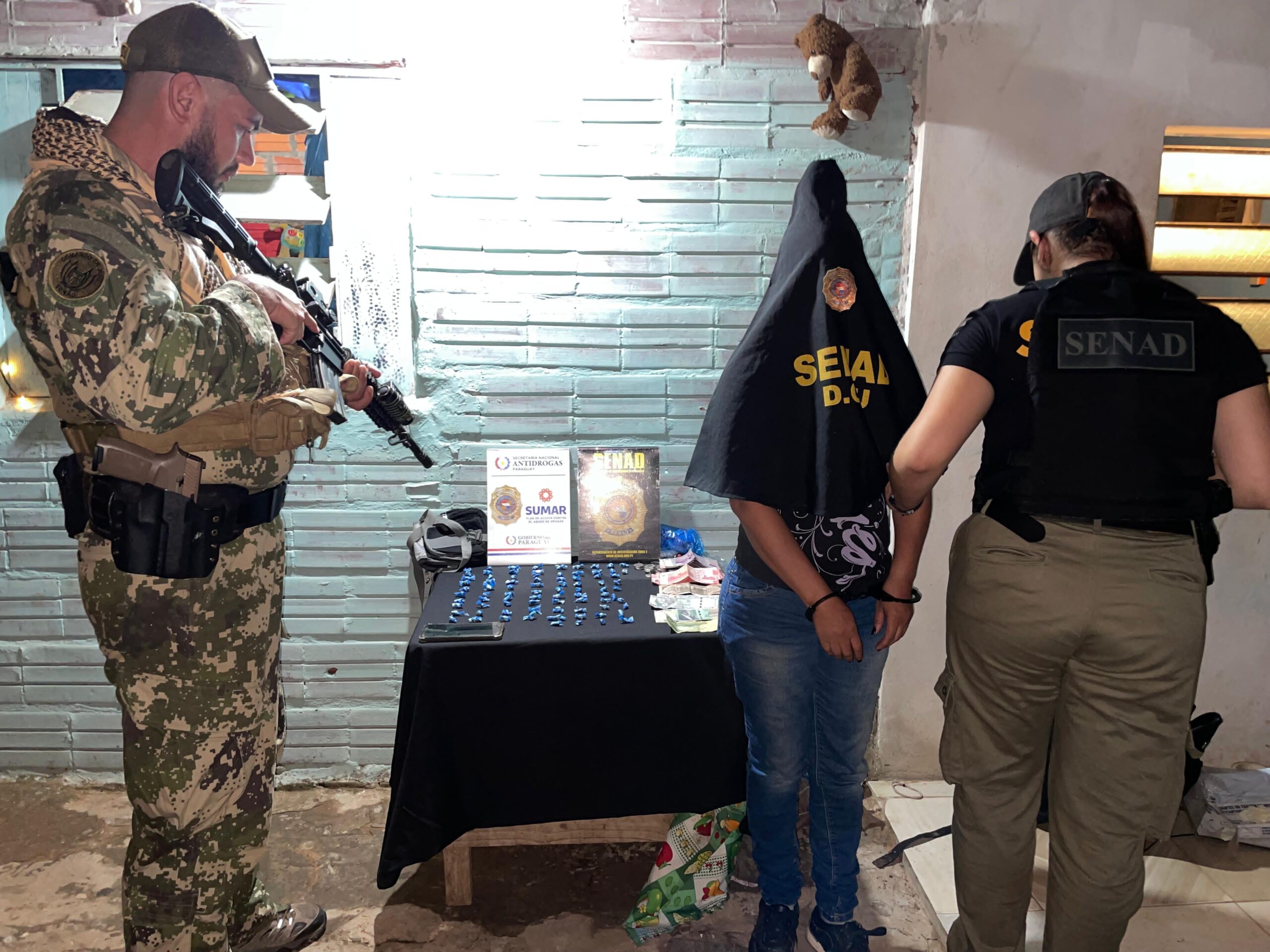 Desmantelan punto de venta de drogas cerca de una escuela