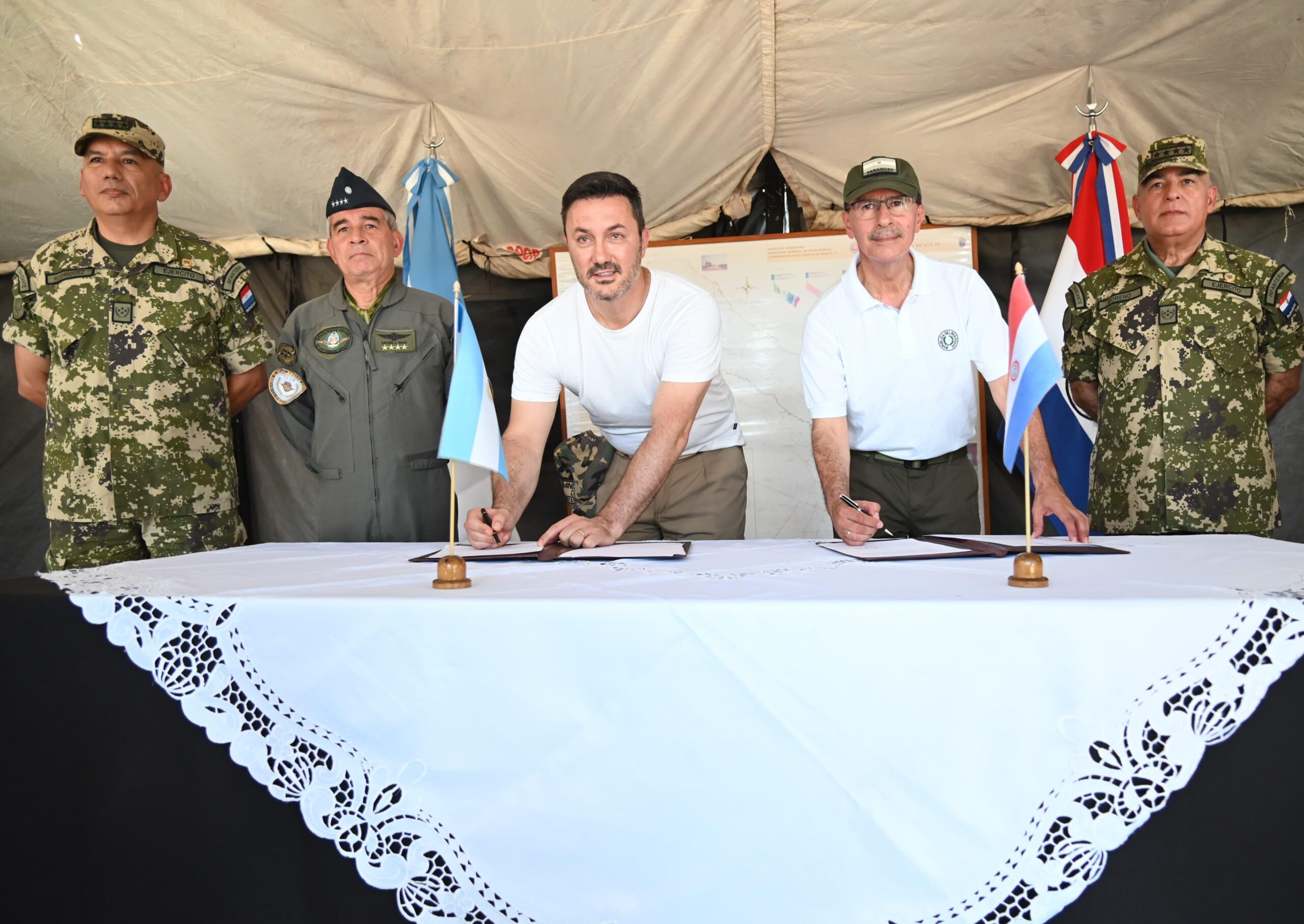 Paraguay y Argentina firman convenio de lucha contra el narcotráfico y el contrabando