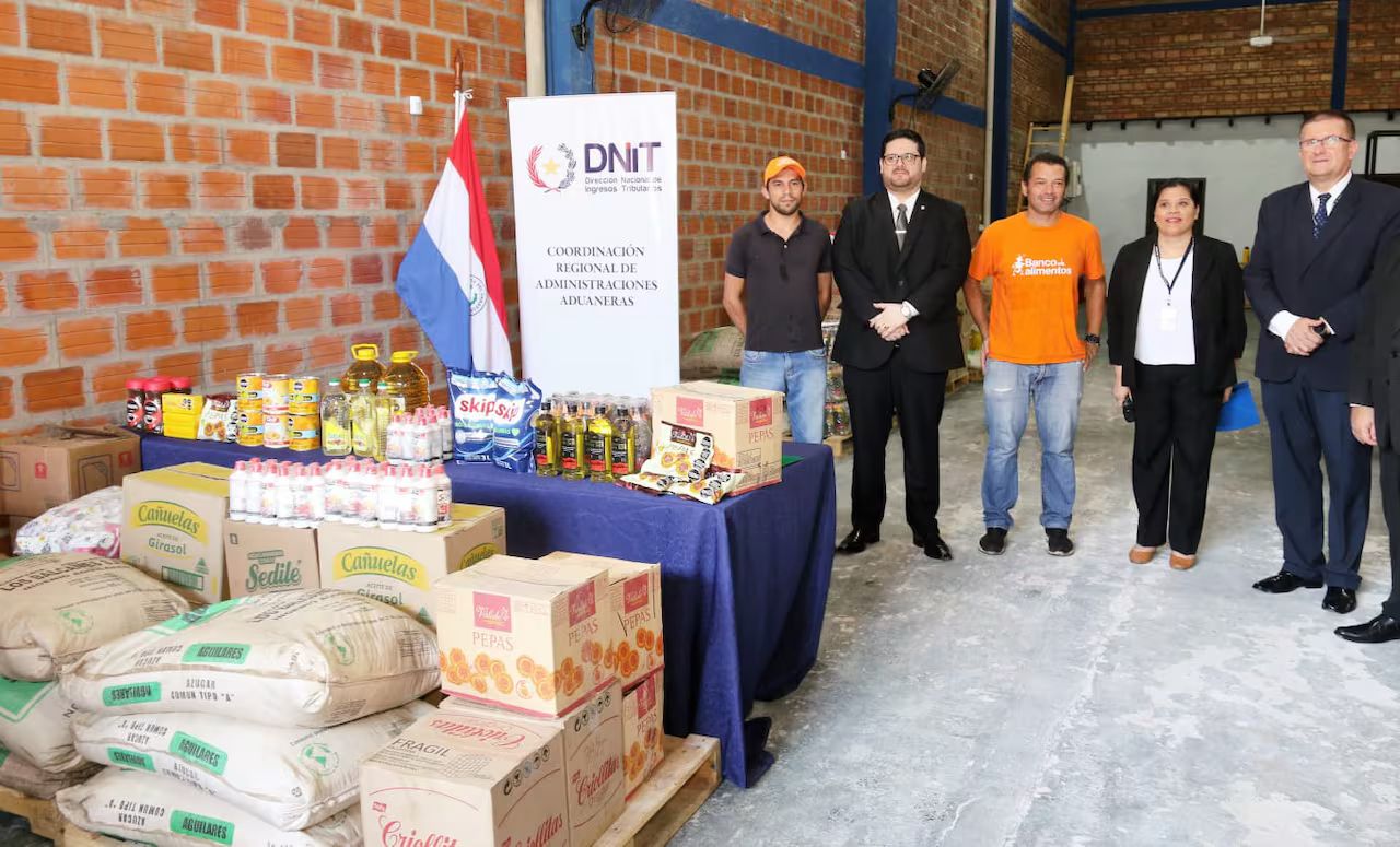 DNIT dona mercaderías a instituciones solidarias del país