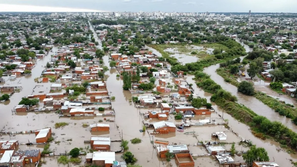 Bahía Blanca tras el temporal: Calles anegadas y casas destrozadas