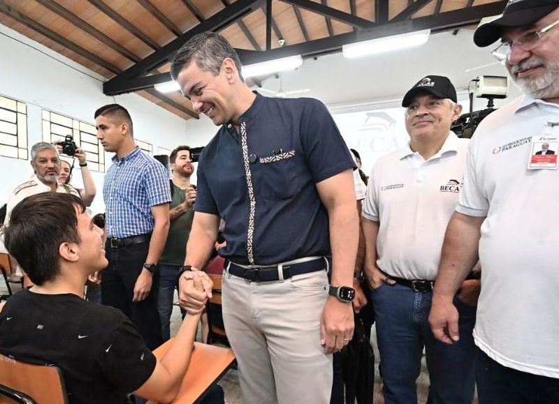 Peña amplía el acceso a la educación y suma 6.796 becarios