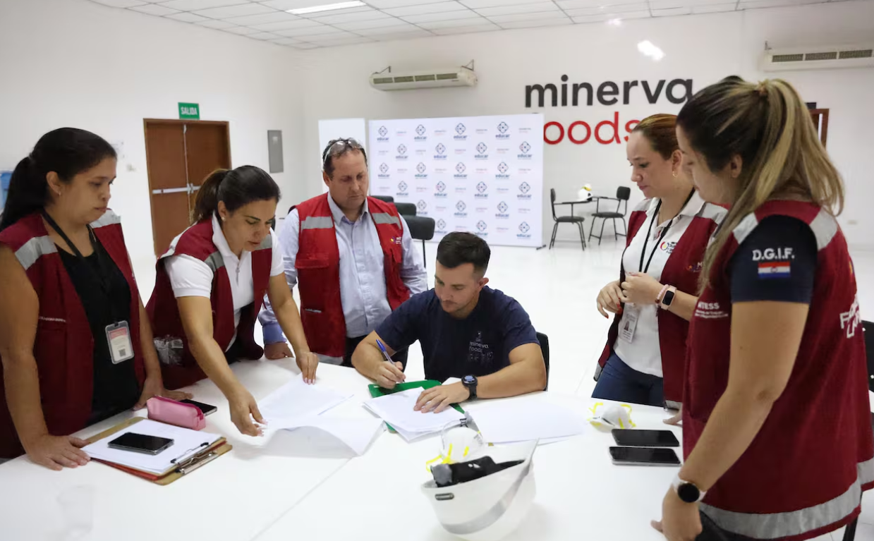 Ministerio de Trabajo suspende a frigorífico tras fuga de amoniaco