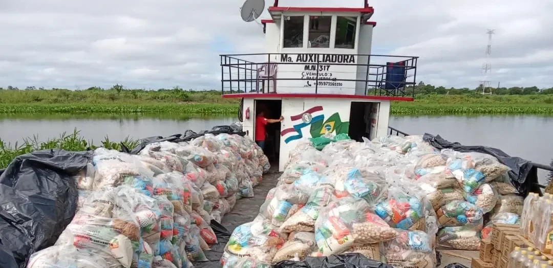 Emergencia en el Chaco: Policía y autoridades asisten a los afectados por las inundaciones