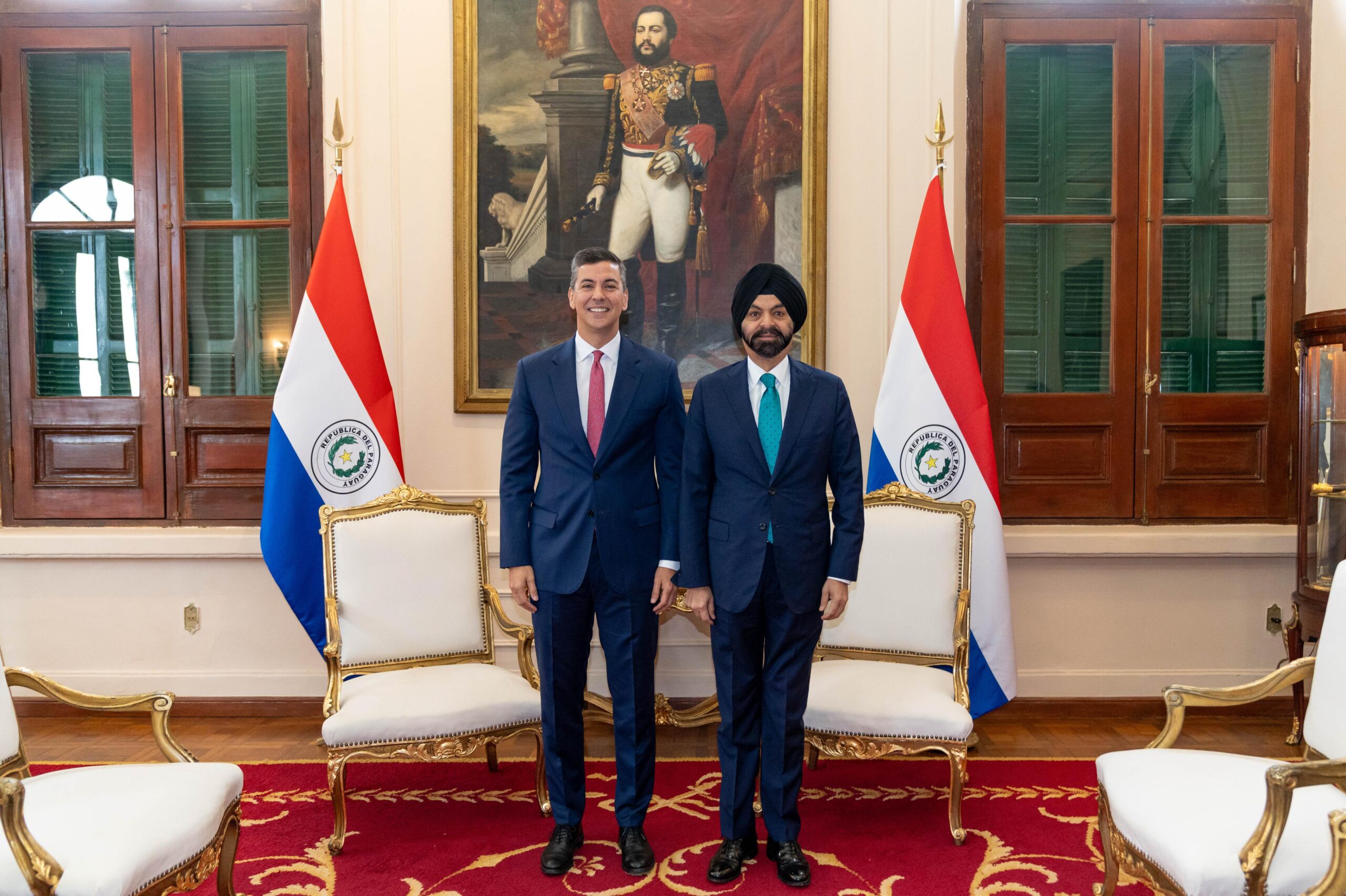 Ajay Banga visita Paraguay y anuncia financiamiento de USD 2.000 millones
