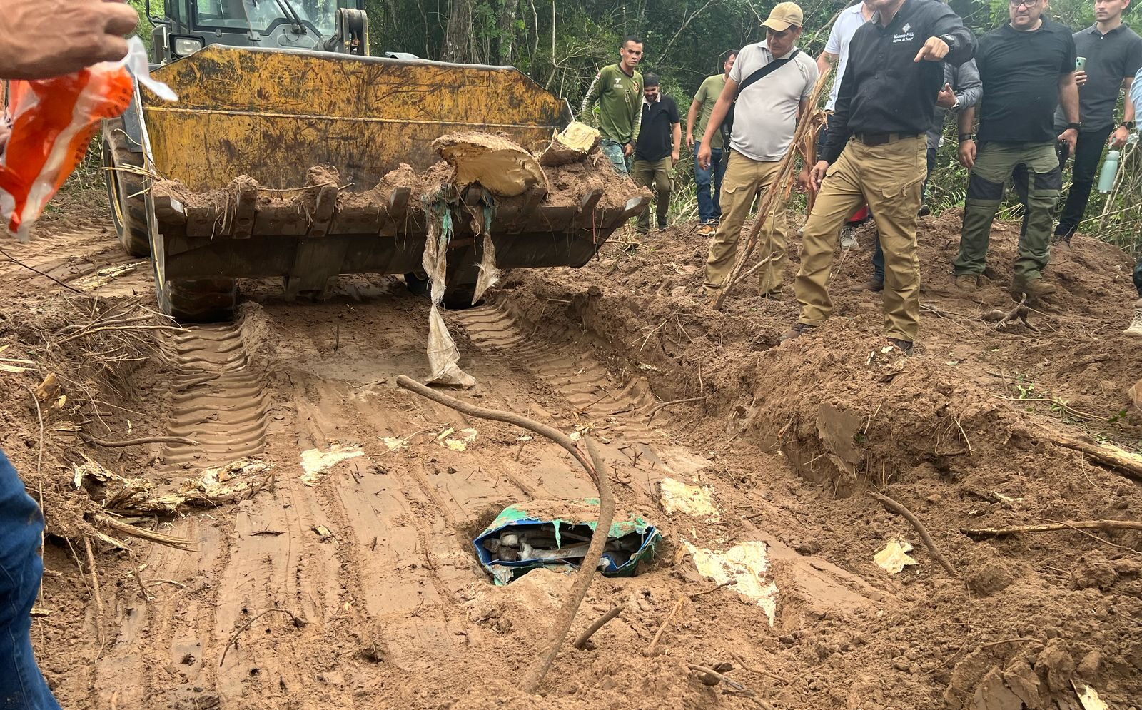 Analizarán restos hallados en Horqueta: Sospechan que serían del exlíder del EML