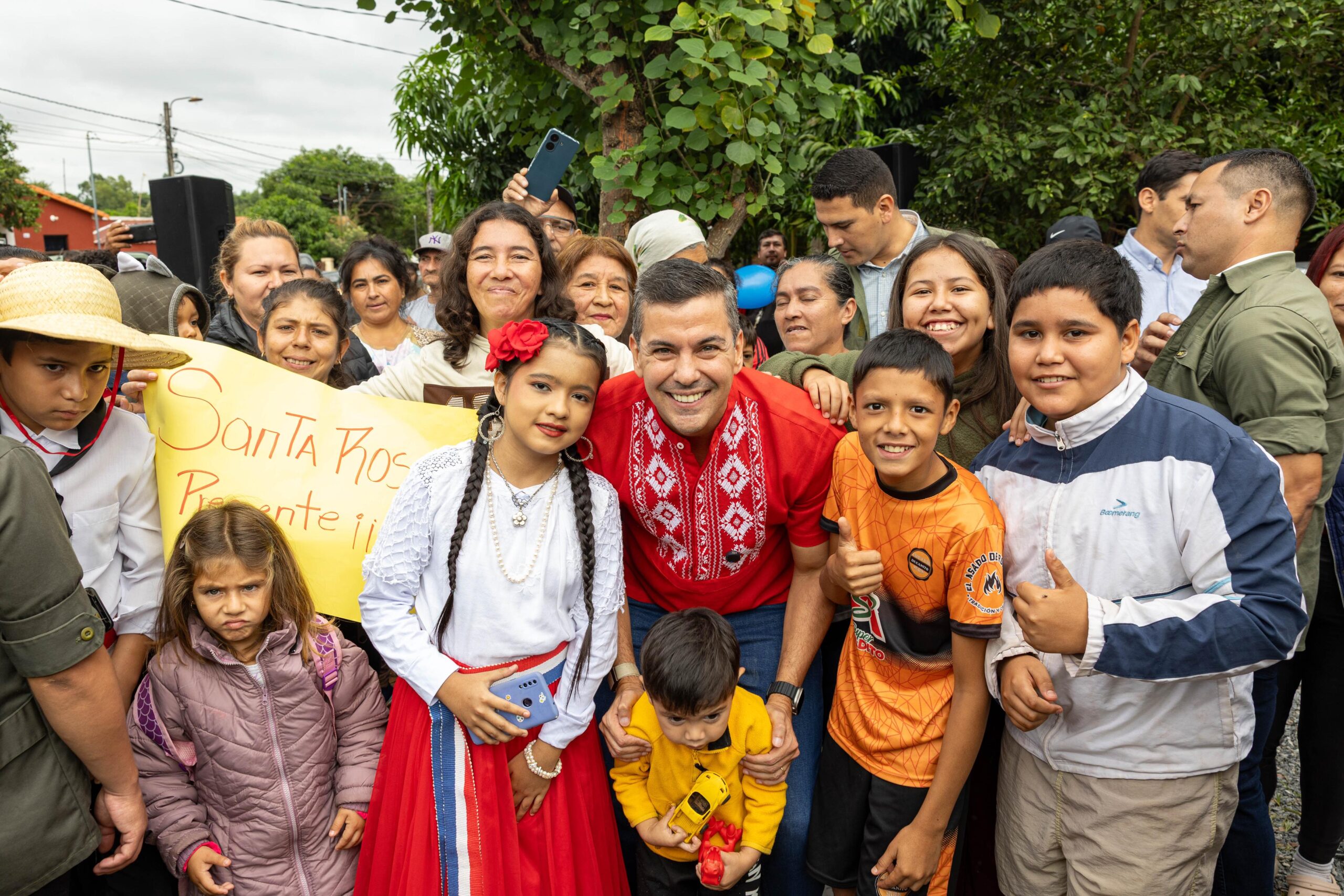 Peña entrega 43 viviendas sociales en J. Augusto Saldívar e Itá