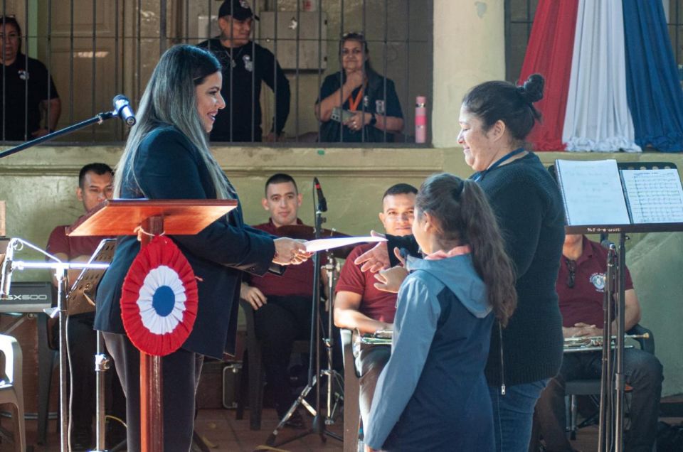 Dan libertad condicional a mujeres con buena conducta por el Día de la Madre