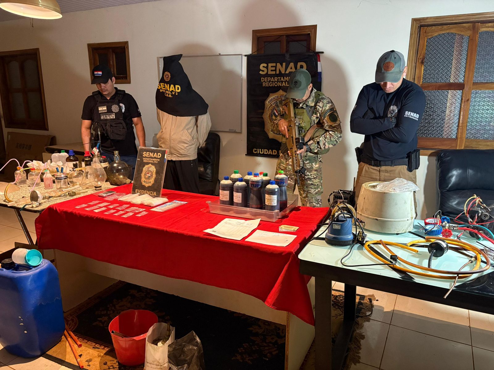 Detectan en Paraguay primer laboratorio ilegal de metanfetamina casera