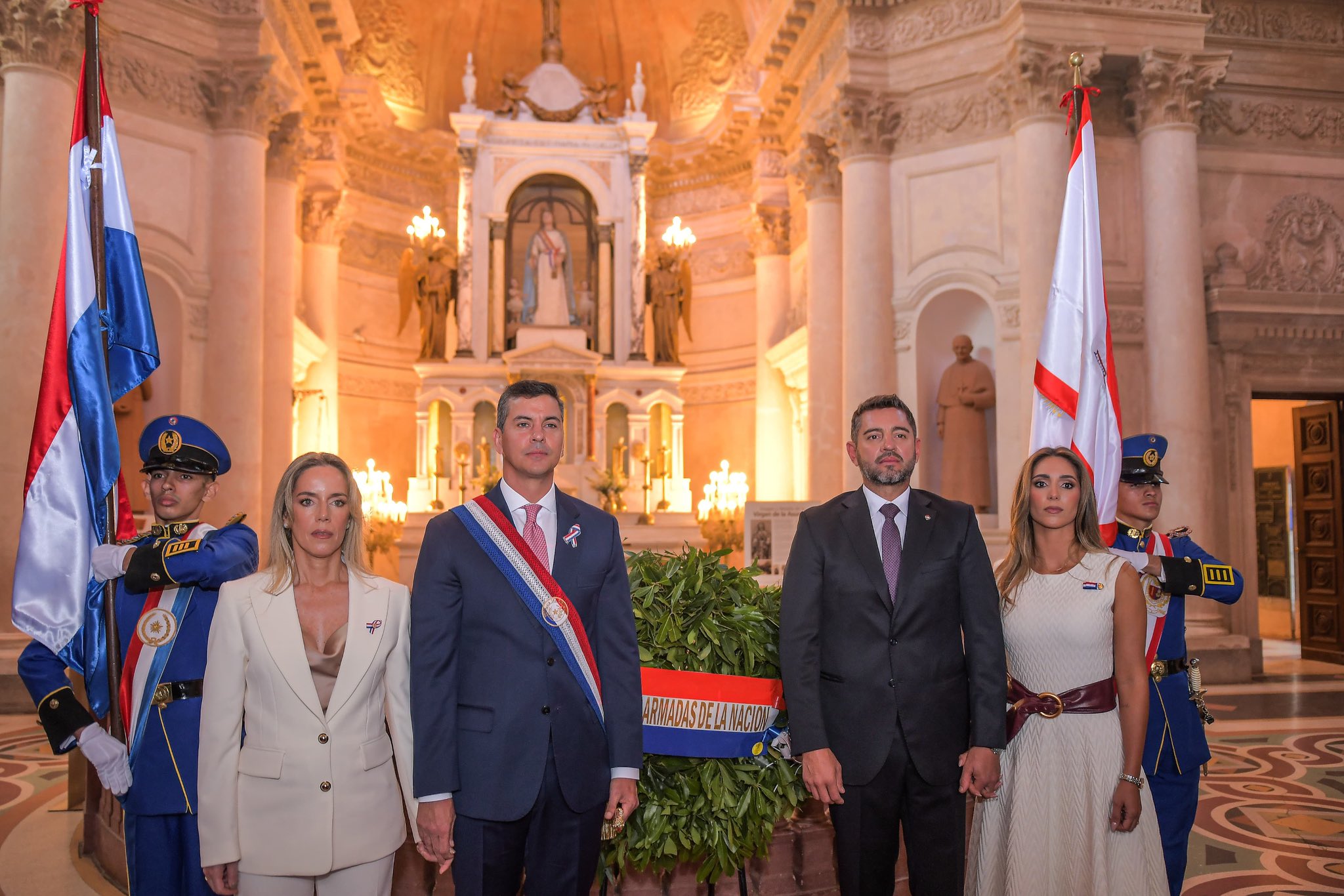 Actos patrios marcan el inicio de los festejos por la independencia nacional