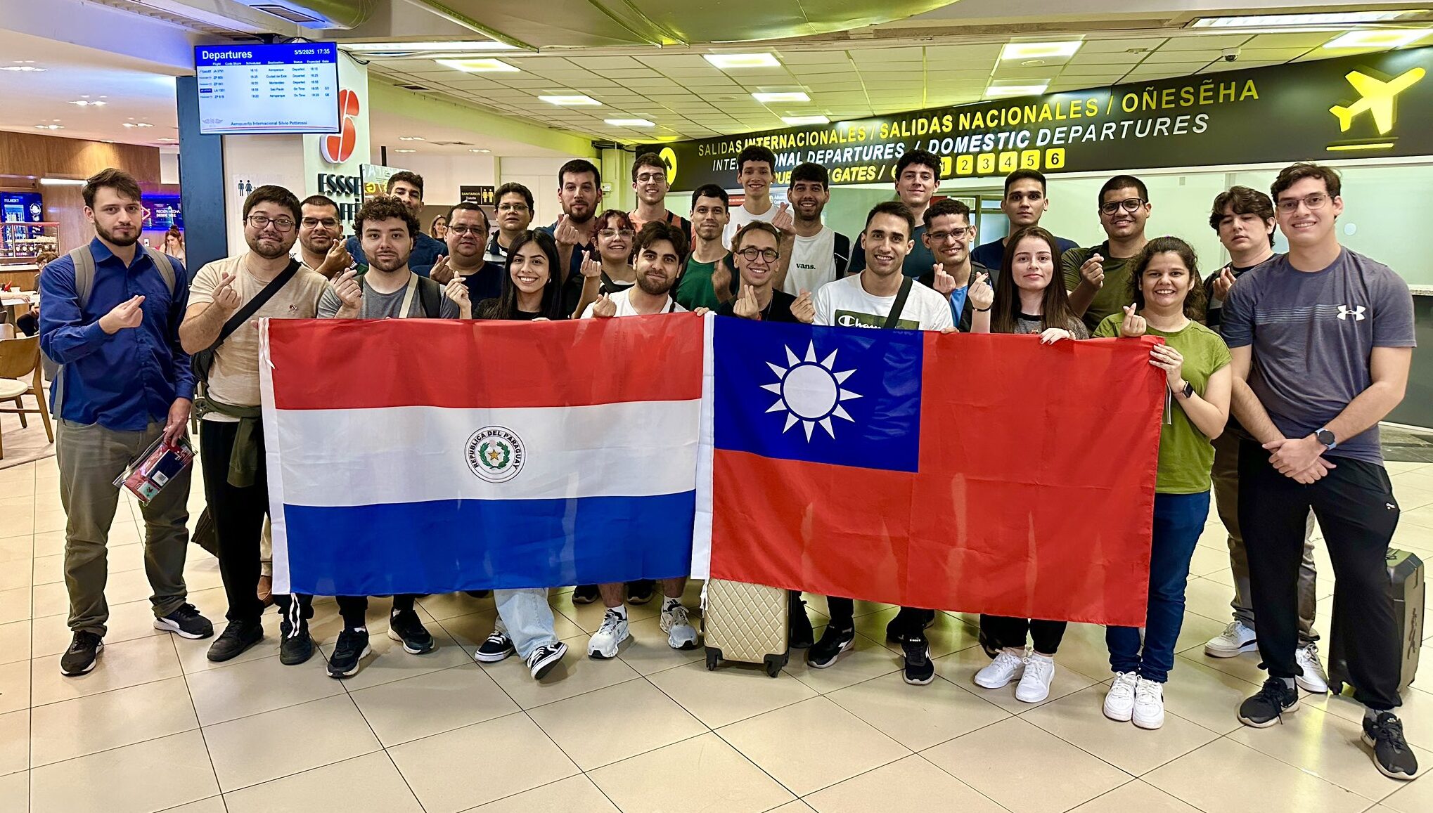 Rumbo al futuro: Jóvenes paraguayos se especializan en semiconductores en Taiwán