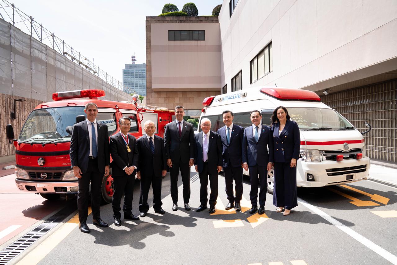 Una alianza por la vida: Japón entrega 50 vehículos de emergencia al Paraguay