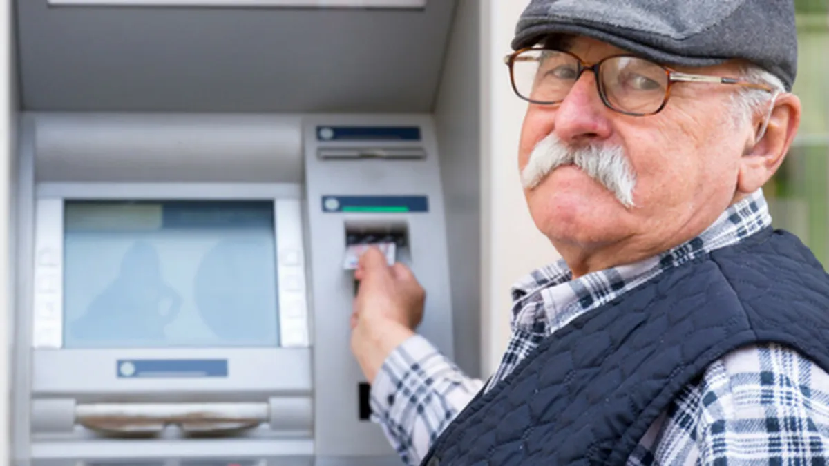 Jubilados deben censarse antes del 3 de mayo para evitar bloqueo de tarjetas