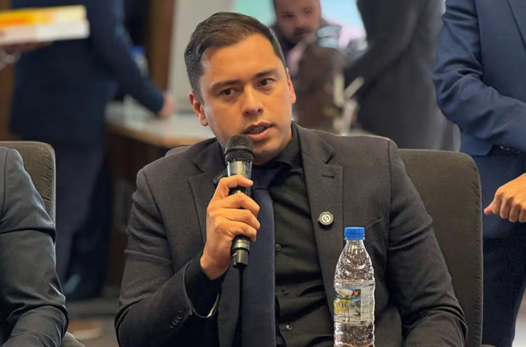 Prieto reconoce nepotismo y minimiza denuncias de la Contraloría