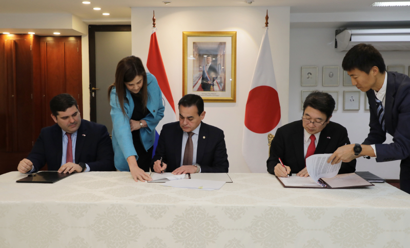 Japón aporta equipos de última generación para fortalecer controles sanitarios del Senacsa