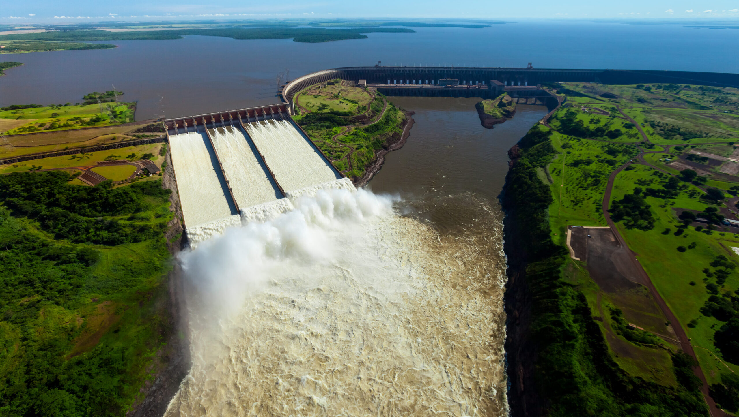 Producción energética de Itaipú supera metas y fortalece suministro nacional