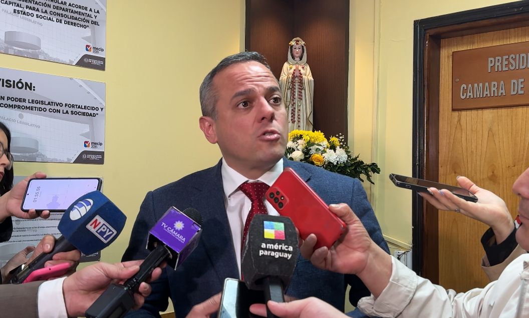 Camilo Benítez cuestiona proyecto que “puentea” a la Contraloría