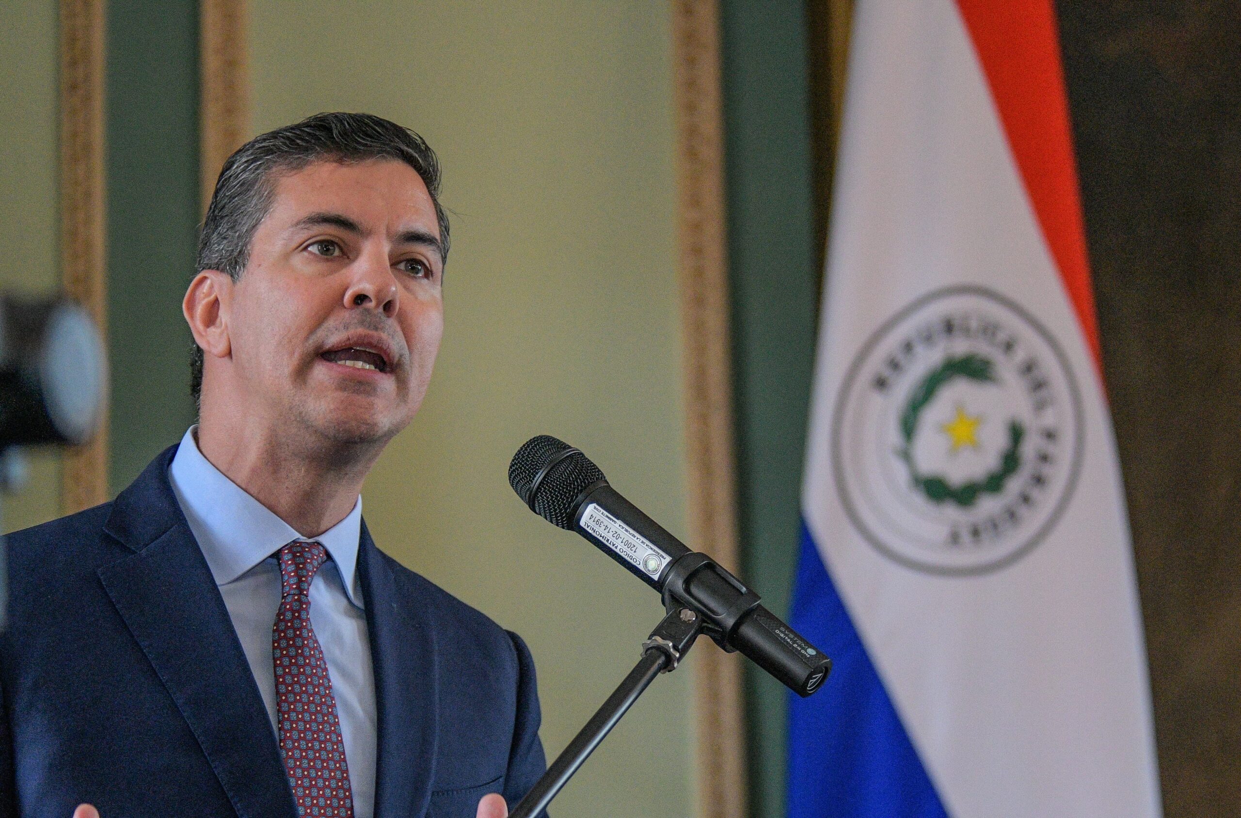 Peña reafirma compromiso con reformas y defiende modelo económico social