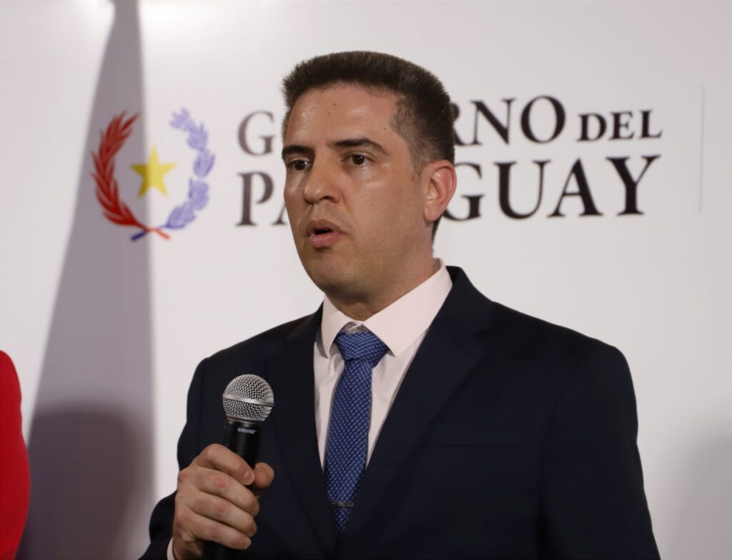 Villate se defiende en el Senado tras ola de ciberataques