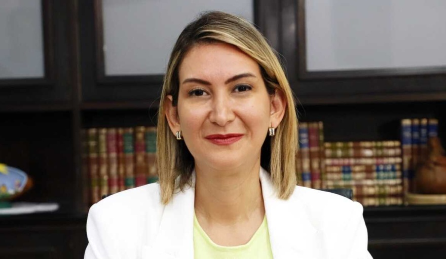 Ministra de trabajo condena enérgeticamente maltrato laboral a periodista en vivo