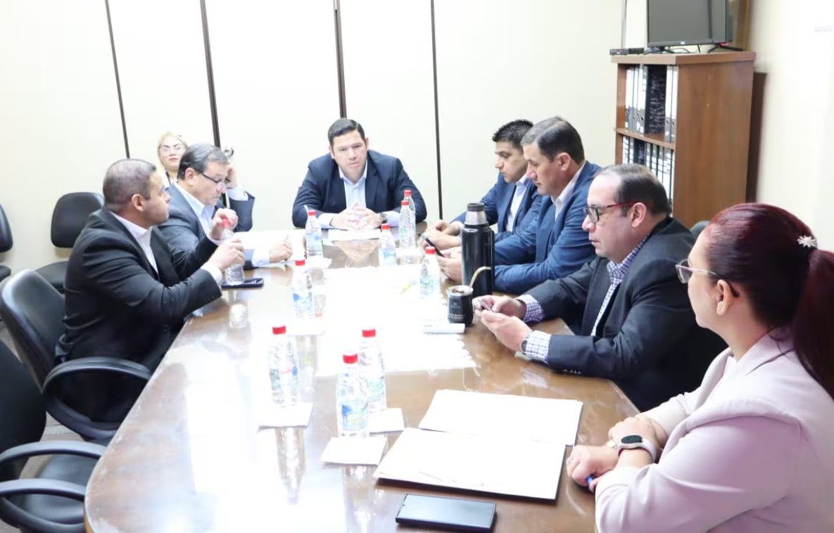 Dictaminan a favor de la destitución de Miguel Prieto